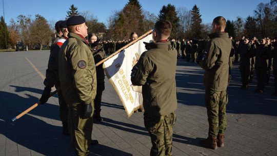 Święta 19 Dywizjonu Artylerii Samobieżnej oraz ślubowania klas Oddziału Przygotowania Wojskowego [GALERIA ZDJĘĆ]