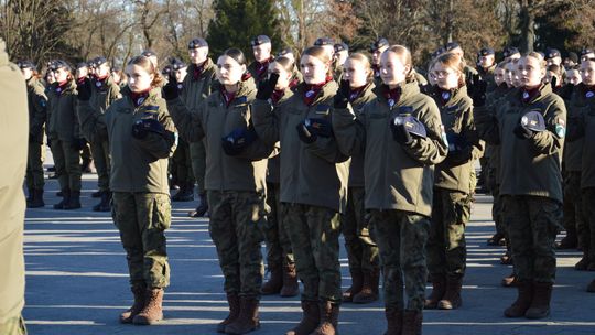 Święta 19 Dywizjonu Artylerii Samobieżnej oraz ślubowania klas Oddziału Przygotowania Wojskowego [GALERIA ZDJĘĆ]