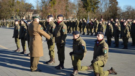 Święta 19 Dywizjonu Artylerii Samobieżnej oraz ślubowania klas Oddziału Przygotowania Wojskowego [GALERIA ZDJĘĆ]