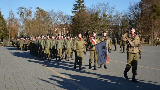 Święta 19 Dywizjonu Artylerii Samobieżnej oraz ślubowania klas Oddziału Przygotowania Wojskowego [GALERIA ZDJĘĆ]