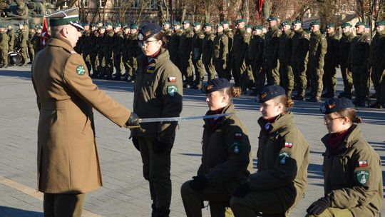 Święta 19 Dywizjonu Artylerii Samobieżnej oraz ślubowania klas Oddziału Przygotowania Wojskowego [GALERIA ZDJĘĆ]