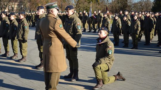 Święta 19 Dywizjonu Artylerii Samobieżnej oraz ślubowania klas Oddziału Przygotowania Wojskowego [GALERIA ZDJĘĆ]