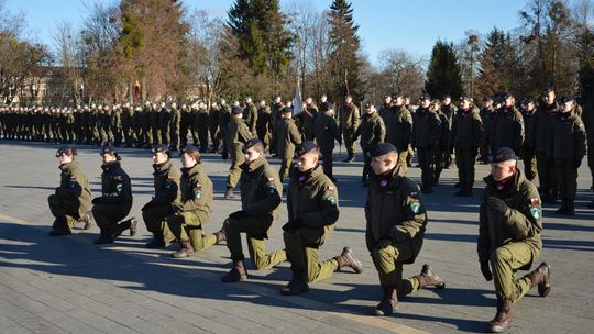 Święta 19 Dywizjonu Artylerii Samobieżnej oraz ślubowania klas Oddziału Przygotowania Wojskowego [GALERIA ZDJĘĆ]