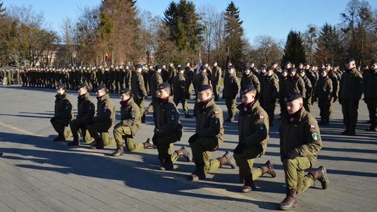 Święta 19 Dywizjonu Artylerii Samobieżnej oraz ślubowania klas Oddziału Przygotowania Wojskowego [GALERIA ZDJĘĆ]