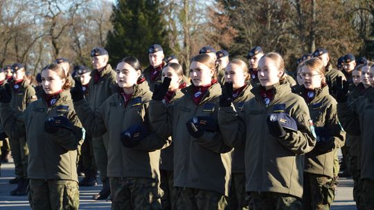 Święta 19 Dywizjonu Artylerii Samobieżnej oraz ślubowania klas Oddziału Przygotowania Wojskowego [GALERIA ZDJĘĆ]