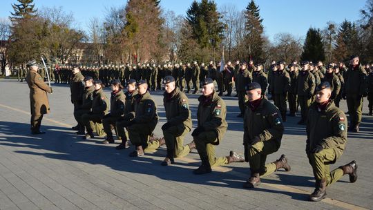 Święta 19 Dywizjonu Artylerii Samobieżnej oraz ślubowania klas Oddziału Przygotowania Wojskowego [GALERIA ZDJĘĆ]