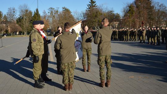 Święta 19 Dywizjonu Artylerii Samobieżnej oraz ślubowania klas Oddziału Przygotowania Wojskowego [GALERIA ZDJĘĆ]