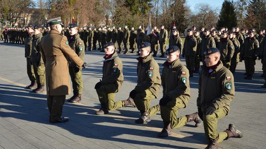 Święta 19 Dywizjonu Artylerii Samobieżnej oraz ślubowania klas Oddziału Przygotowania Wojskowego [GALERIA ZDJĘĆ]