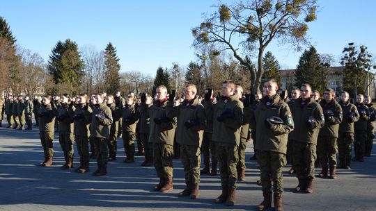 Święta 19 Dywizjonu Artylerii Samobieżnej oraz ślubowania klas Oddziału Przygotowania Wojskowego [GALERIA ZDJĘĆ]