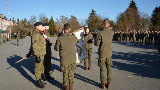 Święta 19 Dywizjonu Artylerii Samobieżnej oraz ślubowania klas Oddziału Przygotowania Wojskowego [GALERIA ZDJĘĆ]