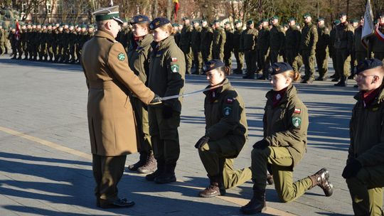Święta 19 Dywizjonu Artylerii Samobieżnej oraz ślubowania klas Oddziału Przygotowania Wojskowego [GALERIA ZDJĘĆ]