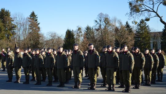 Święta 19 Dywizjonu Artylerii Samobieżnej oraz ślubowania klas Oddziału Przygotowania Wojskowego [GALERIA ZDJĘĆ]
