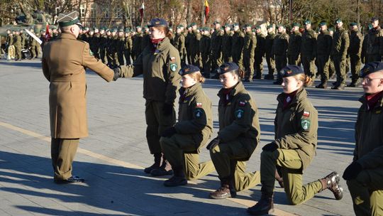 Święta 19 Dywizjonu Artylerii Samobieżnej oraz ślubowania klas Oddziału Przygotowania Wojskowego [GALERIA ZDJĘĆ]