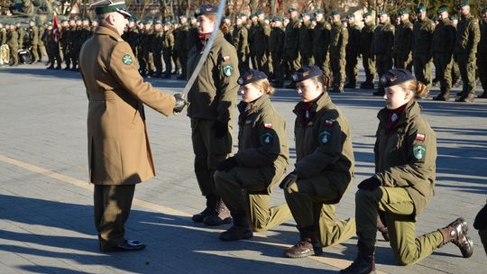 Święta 19 Dywizjonu Artylerii Samobieżnej oraz ślubowania klas Oddziału Przygotowania Wojskowego [GALERIA ZDJĘĆ]