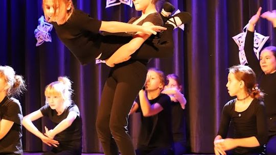 Tak cudnie tańczą w Hańsku. Taneczne mikołajki [GALERIA ZDJĘĆ]