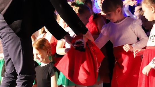 Tak cudnie tańczą w Hańsku. Taneczne mikołajki [GALERIA ZDJĘĆ]