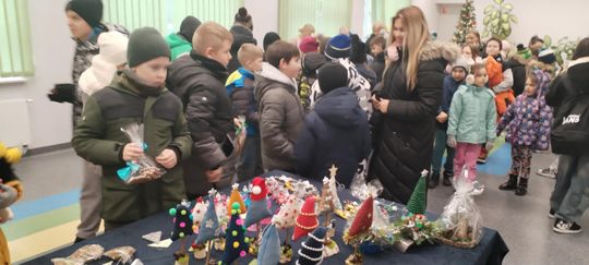 Gm. Ruda Huta. Kiermasz bożonarodzeniowy w Gminnym Ośrodku Kultury w Rudzie Hucie [GALERIA ZDJĘĆ]