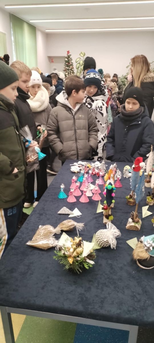 Gm. Ruda Huta. Kiermasz bożonarodzeniowy w Gminnym Ośrodku Kultury w Rudzie Hucie [GALERIA ZDJĘĆ]