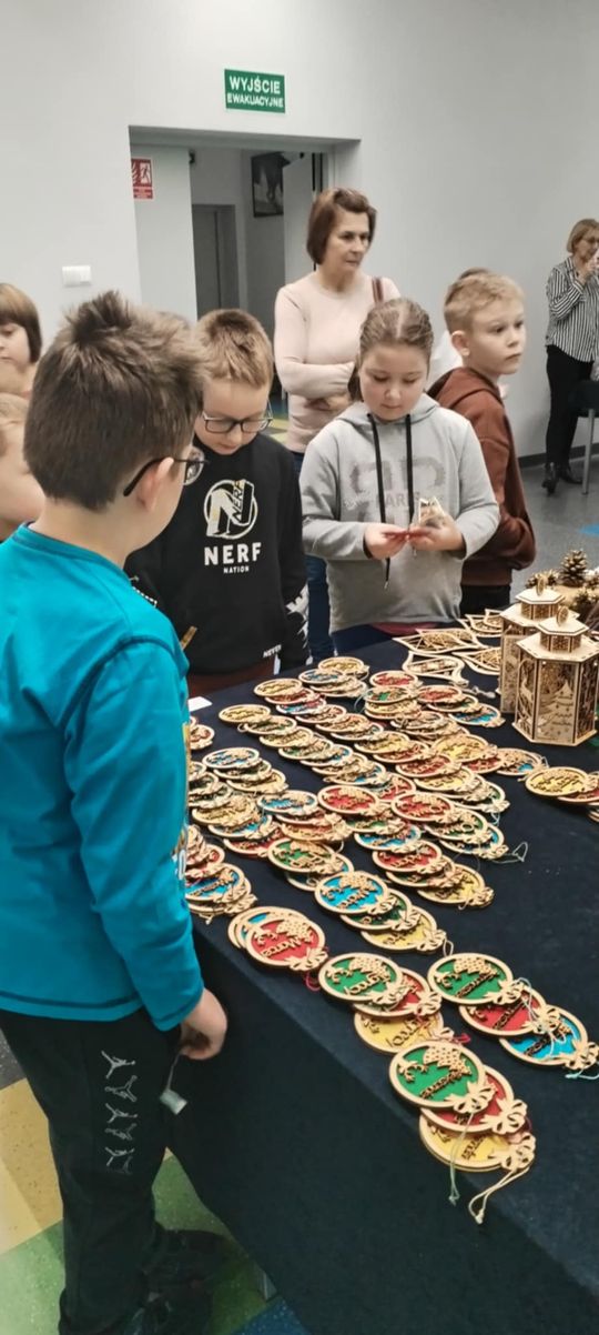 Gm. Ruda Huta. Kiermasz bożonarodzeniowy w Gminnym Ośrodku Kultury w Rudzie Hucie [GALERIA ZDJĘĆ]