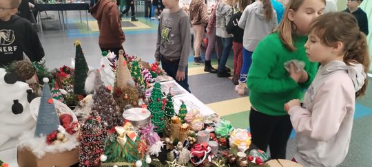 Gm. Ruda Huta. Kiermasz bożonarodzeniowy w Gminnym Ośrodku Kultury w Rudzie Hucie [GALERIA ZDJĘĆ]