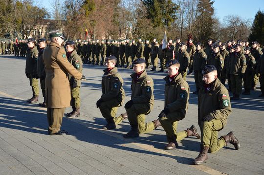 Święta 19 Dywizjonu Artylerii Samobieżnej oraz ślubowania klas Oddziału Przygotowania Wojskowego [GALERIA ZDJĘĆ]