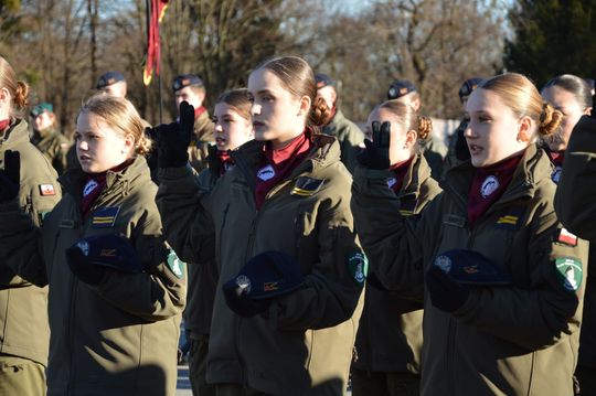 Święta 19 Dywizjonu Artylerii Samobieżnej oraz ślubowania klas Oddziału Przygotowania Wojskowego [GALERIA ZDJĘĆ]