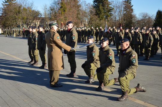 Święta 19 Dywizjonu Artylerii Samobieżnej oraz ślubowania klas Oddziału Przygotowania Wojskowego [GALERIA ZDJĘĆ]