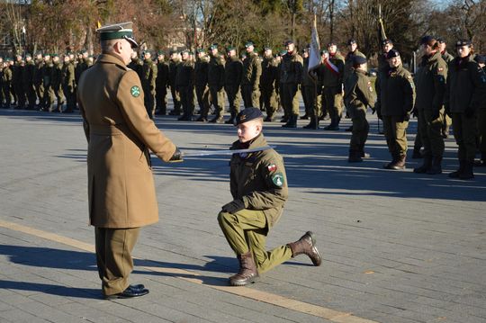 Święta 19 Dywizjonu Artylerii Samobieżnej oraz ślubowania klas Oddziału Przygotowania Wojskowego [GALERIA ZDJĘĆ]