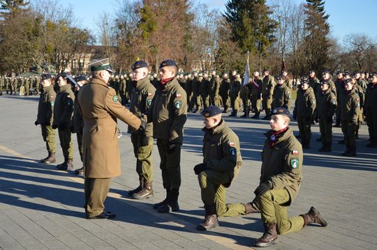 Święta 19 Dywizjonu Artylerii Samobieżnej oraz ślubowania klas Oddziału Przygotowania Wojskowego [GALERIA ZDJĘĆ]