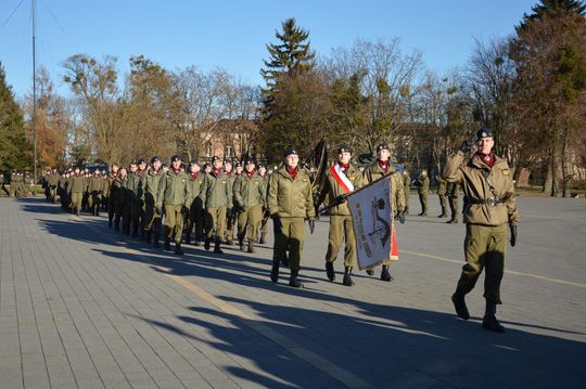 Święta 19 Dywizjonu Artylerii Samobieżnej oraz ślubowania klas Oddziału Przygotowania Wojskowego [GALERIA ZDJĘĆ]
