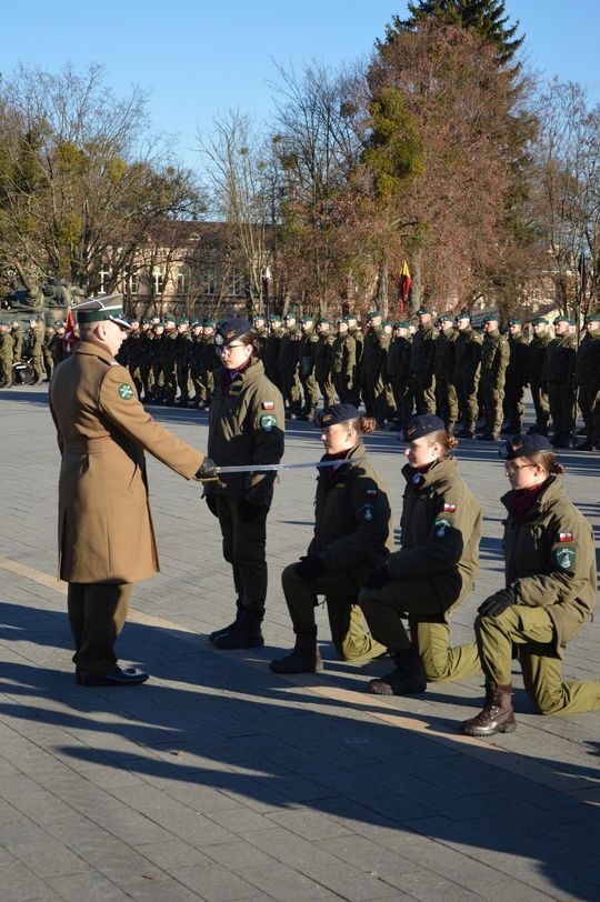 Święta 19 Dywizjonu Artylerii Samobieżnej oraz ślubowania klas Oddziału Przygotowania Wojskowego [GALERIA ZDJĘĆ]