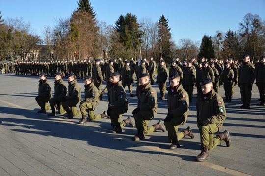 Święta 19 Dywizjonu Artylerii Samobieżnej oraz ślubowania klas Oddziału Przygotowania Wojskowego [GALERIA ZDJĘĆ]