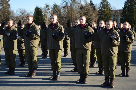 Święta 19 Dywizjonu Artylerii Samobieżnej oraz ślubowania klas Oddziału Przygotowania Wojskowego [GALERIA ZDJĘĆ]