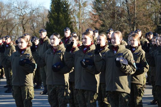 Święta 19 Dywizjonu Artylerii Samobieżnej oraz ślubowania klas Oddziału Przygotowania Wojskowego [GALERIA ZDJĘĆ]
