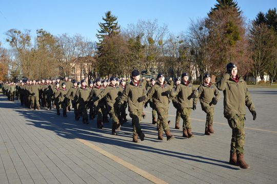 Święta 19 Dywizjonu Artylerii Samobieżnej oraz ślubowania klas Oddziału Przygotowania Wojskowego [GALERIA ZDJĘĆ]