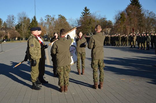Święta 19 Dywizjonu Artylerii Samobieżnej oraz ślubowania klas Oddziału Przygotowania Wojskowego [GALERIA ZDJĘĆ]