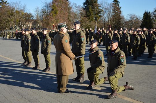 Święta 19 Dywizjonu Artylerii Samobieżnej oraz ślubowania klas Oddziału Przygotowania Wojskowego [GALERIA ZDJĘĆ]