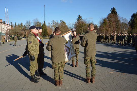 Święta 19 Dywizjonu Artylerii Samobieżnej oraz ślubowania klas Oddziału Przygotowania Wojskowego [GALERIA ZDJĘĆ]