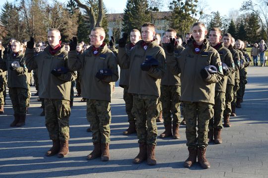 Święta 19 Dywizjonu Artylerii Samobieżnej oraz ślubowania klas Oddziału Przygotowania Wojskowego [GALERIA ZDJĘĆ]