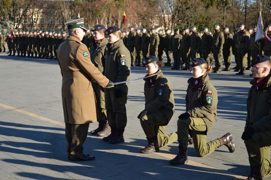 Święta 19 Dywizjonu Artylerii Samobieżnej oraz ślubowania klas Oddziału Przygotowania Wojskowego [GALERIA ZDJĘĆ]