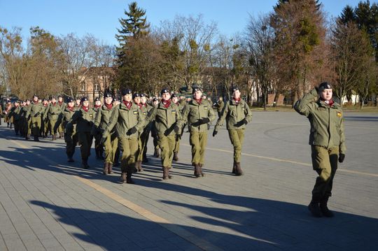 Święta 19 Dywizjonu Artylerii Samobieżnej oraz ślubowania klas Oddziału Przygotowania Wojskowego [GALERIA ZDJĘĆ]