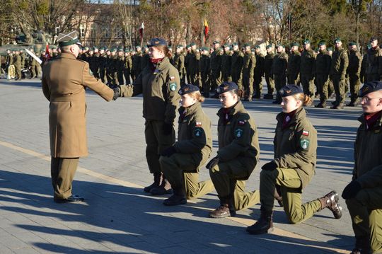 Święta 19 Dywizjonu Artylerii Samobieżnej oraz ślubowania klas Oddziału Przygotowania Wojskowego [GALERIA ZDJĘĆ]