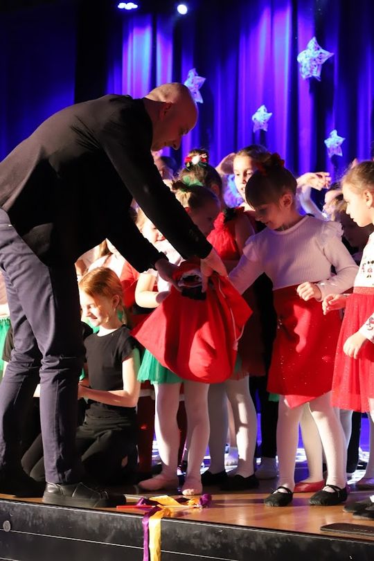 Tak cudnie tańczą w Hańsku. Taneczne mikołajki [GALERIA ZDJĘĆ]