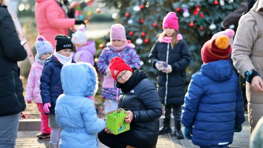 Gm. Wierzbica. Wspólne ubieranie choinki [GALERIA ZDJĘĆ]