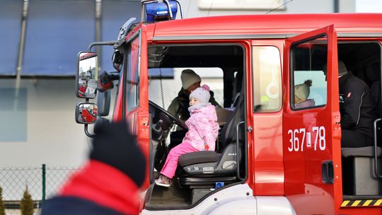 Gm. Wierzbica. Wspólne ubieranie choinki [GALERIA ZDJĘĆ]
