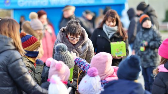 Gm. Wierzbica. Wspólne ubieranie choinki [GALERIA ZDJĘĆ]