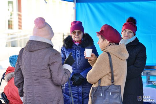 Gm. Wierzbica. Wspólne ubieranie choinki [GALERIA ZDJĘĆ]