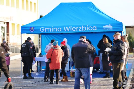 Gm. Wierzbica. Wspólne ubieranie choinki [GALERIA ZDJĘĆ]