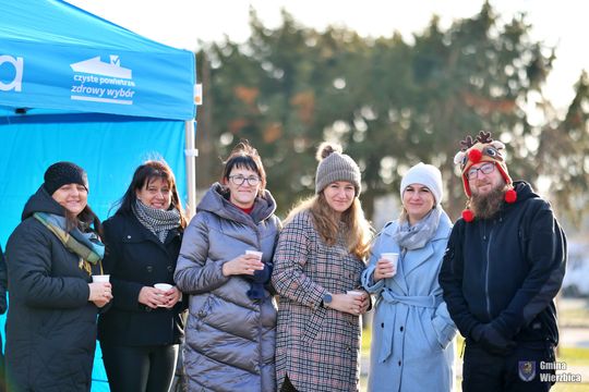 Gm. Wierzbica. Wspólne ubieranie choinki [GALERIA ZDJĘĆ]