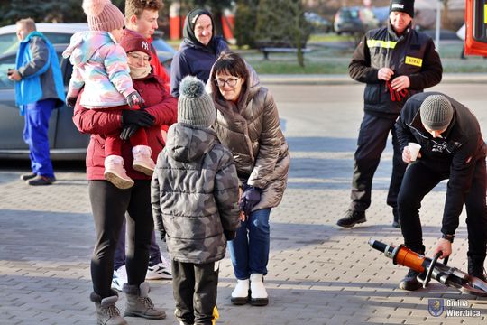 Gm. Wierzbica. Wspólne ubieranie choinki [GALERIA ZDJĘĆ]